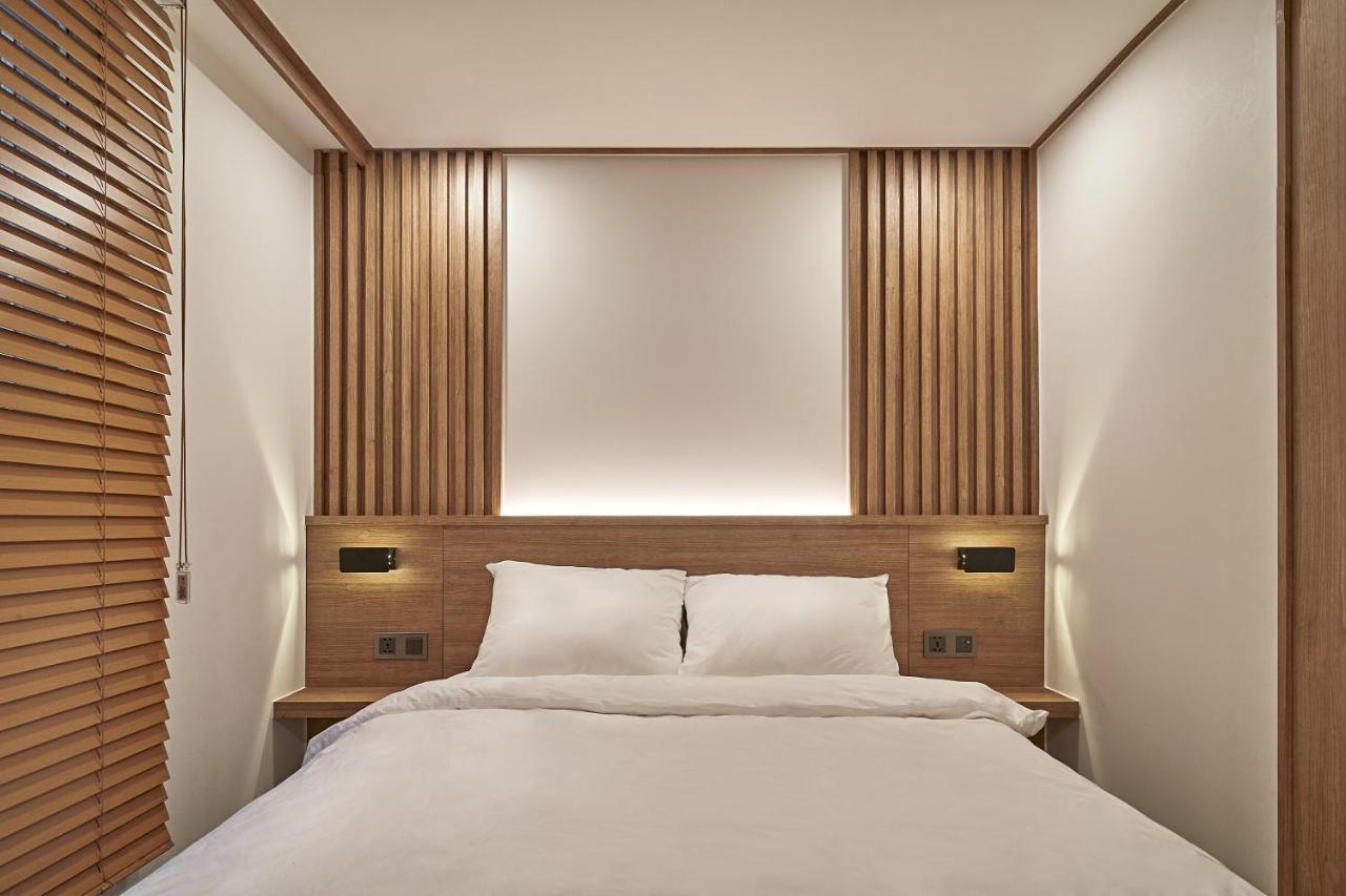 Monday Cracker Hongdae Hotel Seoul Ngoại thất bức ảnh