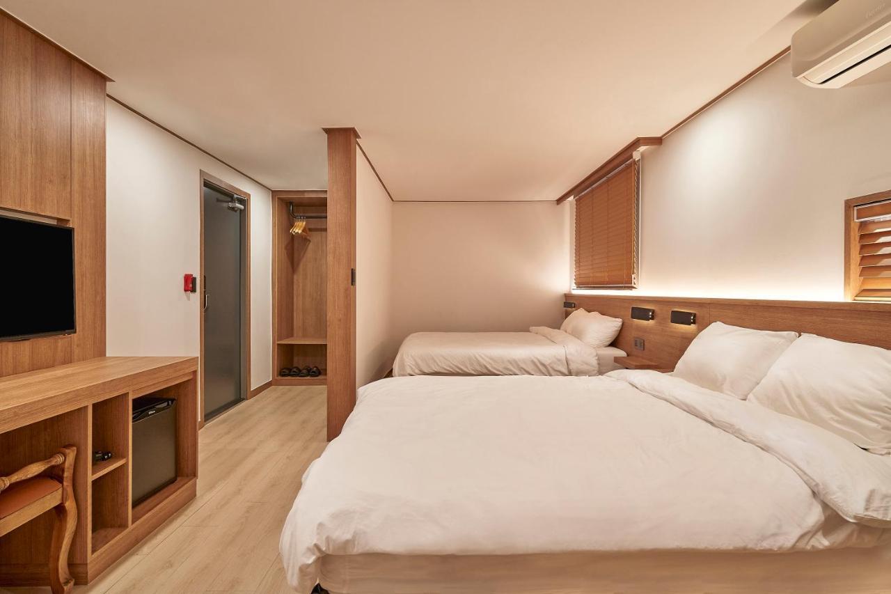 Monday Cracker Hongdae Hotel Seoul Ngoại thất bức ảnh