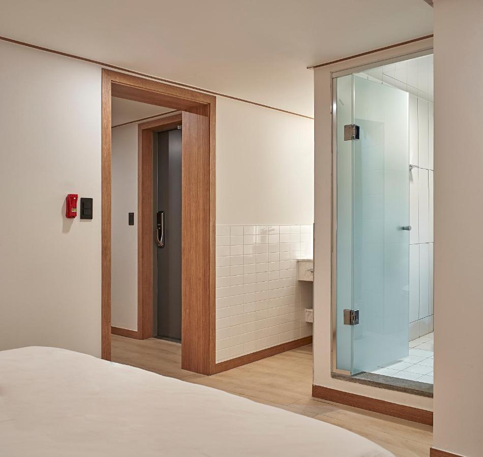 Monday Cracker Hongdae Hotel Seoul Ngoại thất bức ảnh