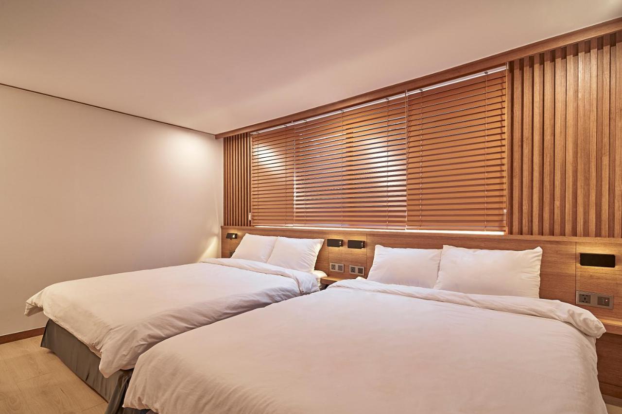 Monday Cracker Hongdae Hotel Seoul Ngoại thất bức ảnh